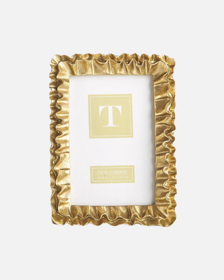 Gold Ruffle 4x6 Frame