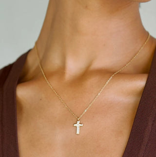 ELLIE VAIL WYATT MINI CROSS PANDANT NECKLACE, GOLD